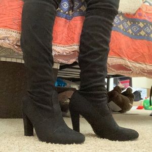 Black over the knee boots 👢🖤